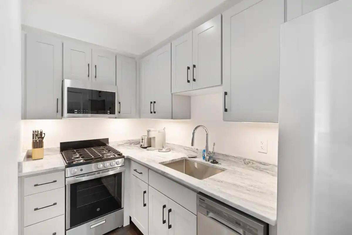 Room With Private Bathroom And Shared Kitchen London Eksteriør billede