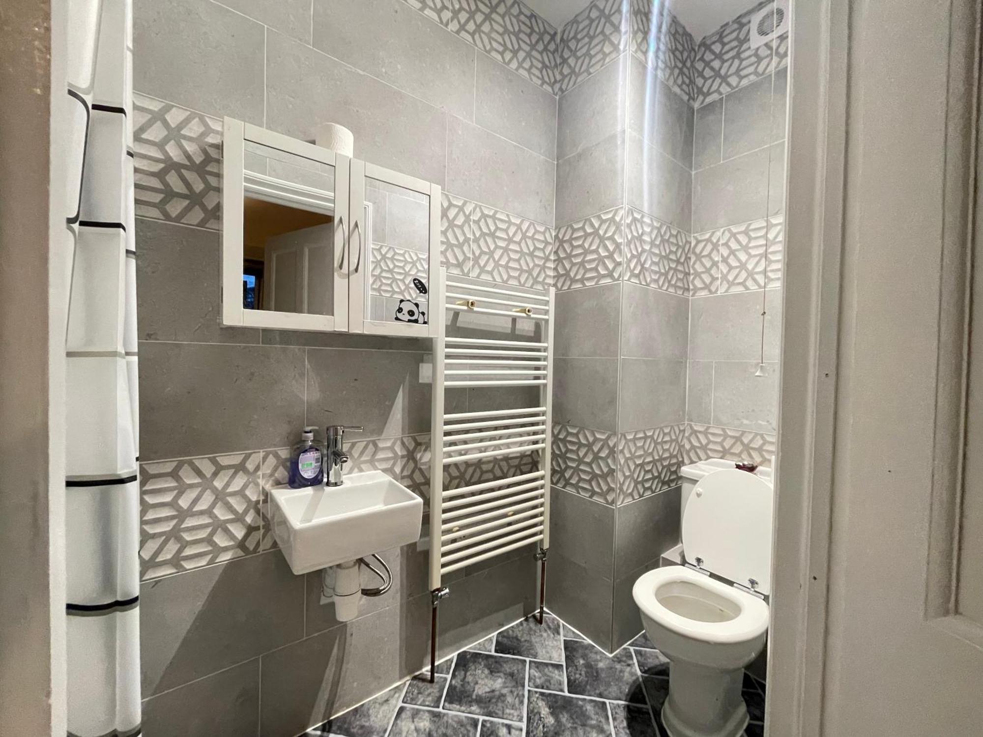 Room With Private Bathroom And Shared Kitchen London Eksteriør billede