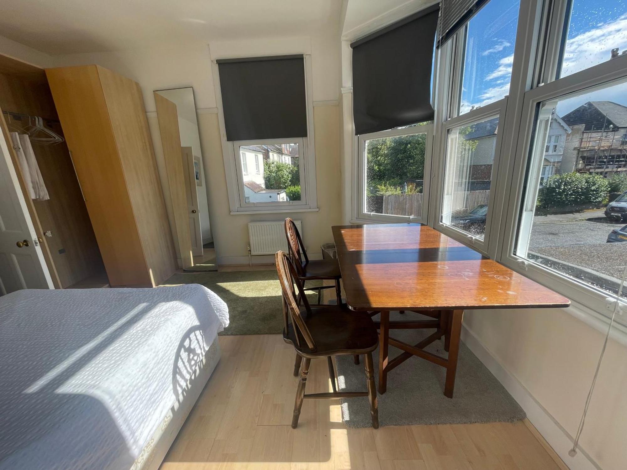 Room With Private Bathroom And Shared Kitchen London Eksteriør billede