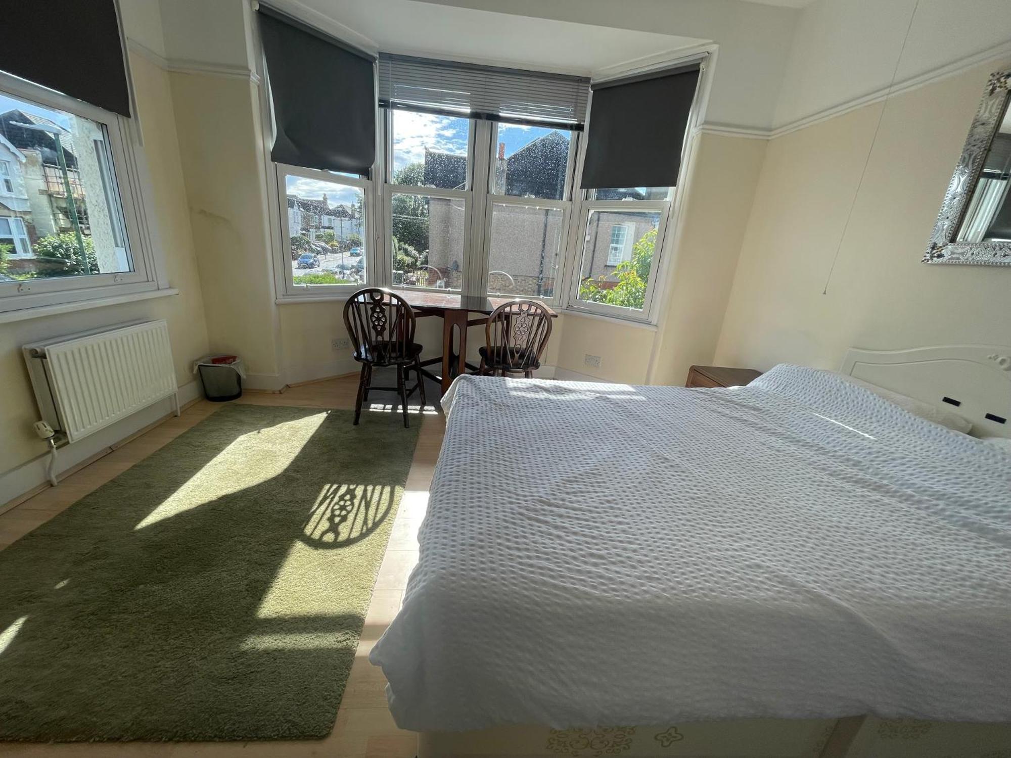 Room With Private Bathroom And Shared Kitchen London Eksteriør billede